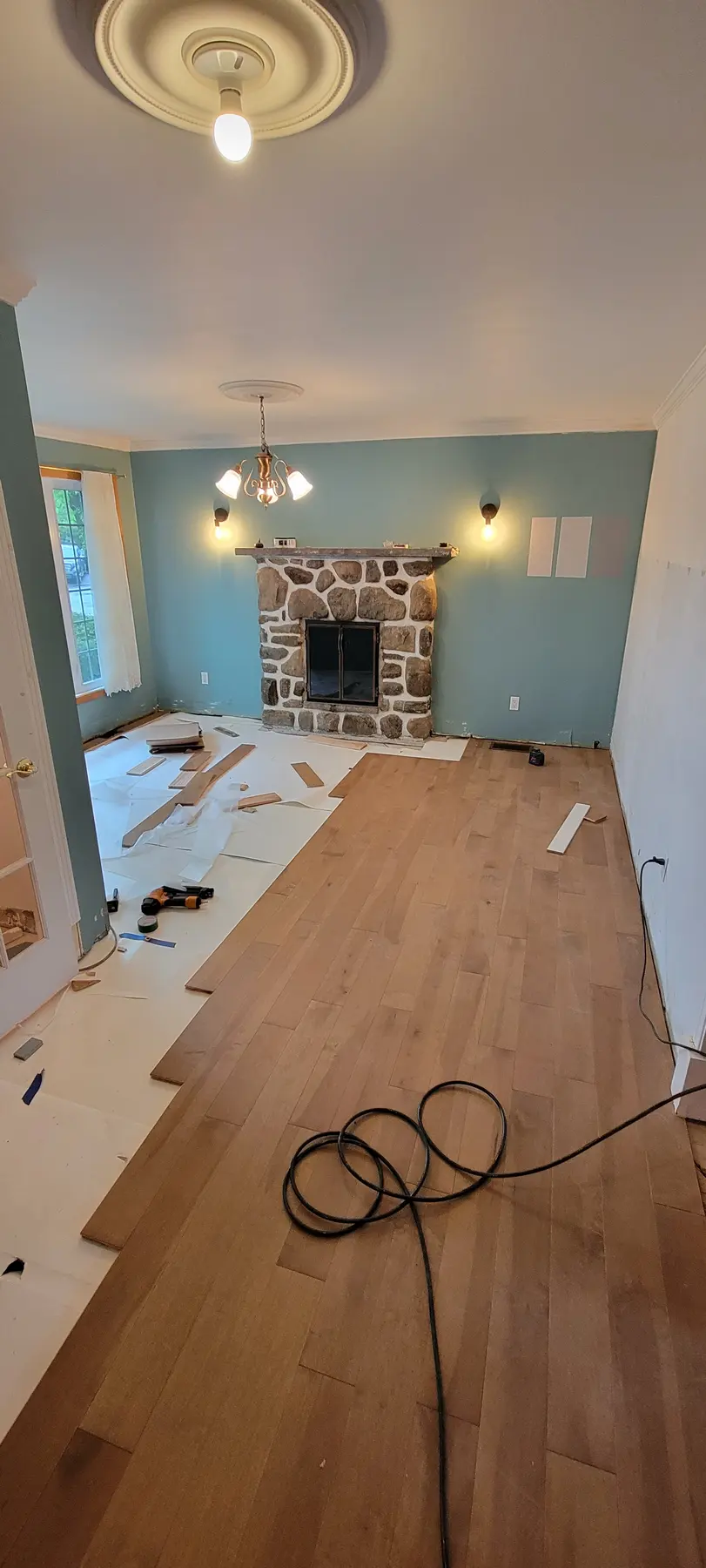 Flooring work at Saint-Eustache